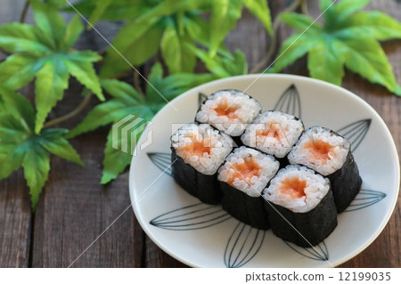 Seared Salmon Wrapped in Nori Seaweed Thin Roll 12199035