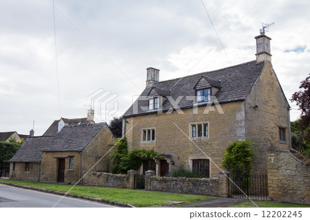 Cotswolds 12202245