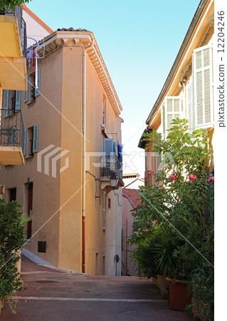 Cannes cityscape 12204246