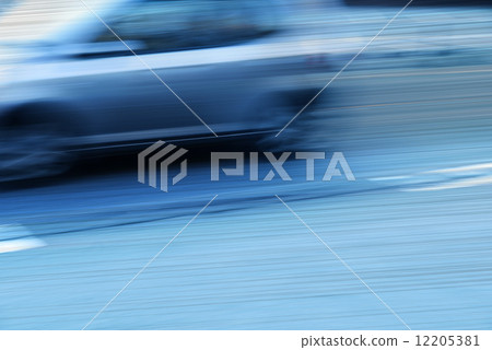 Early car 12205381