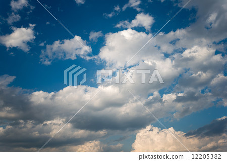 分散的雲彩雲 12205382