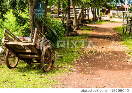 Wooden cart 12206040
