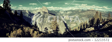 Yosemite national park 12213572