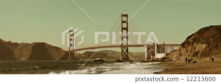 Golden Gate Bridge 12213600