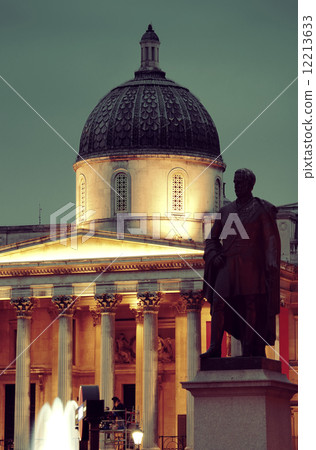 Trafalgar Square 12213633