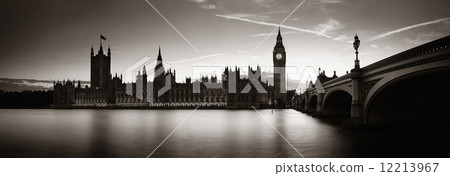 London at dusk 12213967