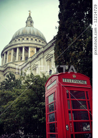telephone booth and St Pauls 12214729