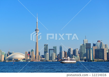 Toronto skyline in the day 12214816