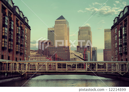 London Canary Wharf 12214899