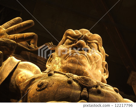 Todaiji寺廟Namdaemun和服戰鬥機雕象形式 Todaiji寺廟Namdaemun和服戰鬥機雕象形式 12217796