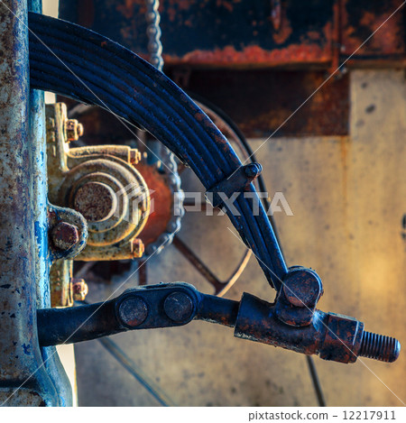 Machine spring 12217911