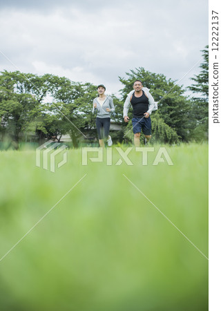運動型的夫婦 12222137