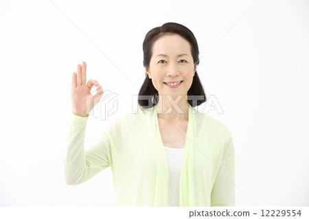 OK · Middle aged women OK · Middle aged women 12229554
