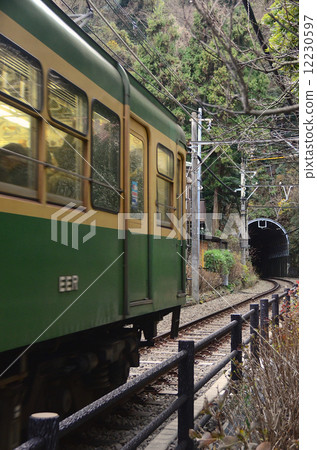 Gokurakuji Tunnel - Enoden 12230597