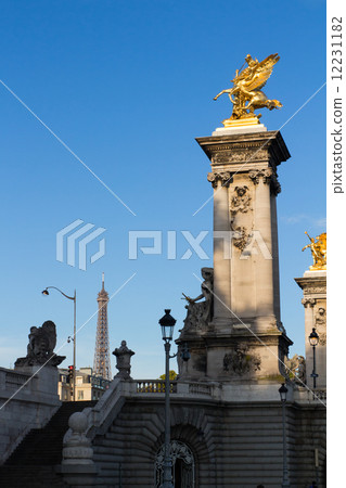 亞歷山大三世橋和艾菲爾鐵塔（法國 - 巴黎） 12231182