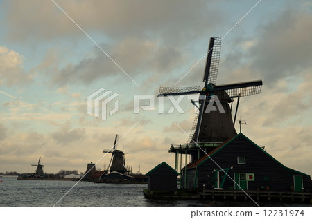 The windmill of Zaancescans, the Netherlands The windmill of Zaancescans, the Netherlands 12231974