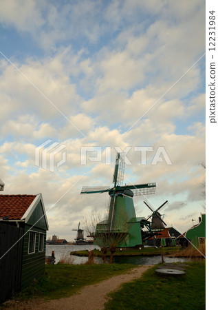 The windmill of Zaancescans, the Netherlands The windmill of Zaancescans, the Netherlands 12231984
