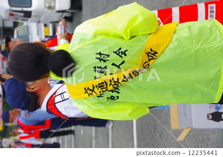 交通安全指導員，婦女協會，老年人協會等志願者活動，為秋季全國交通安全演習開展街頭活動 12235441