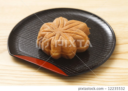Momiji Manju 12235532