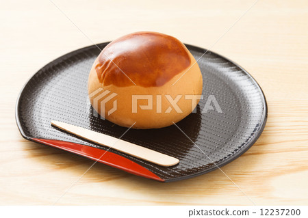 Chestnut 12237200
