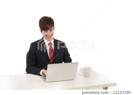 WS Laptop Sitting 12237290