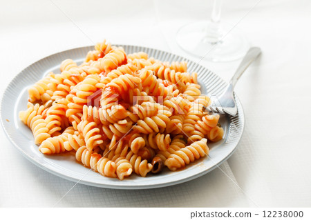 pasta with tomato sauce 12238000