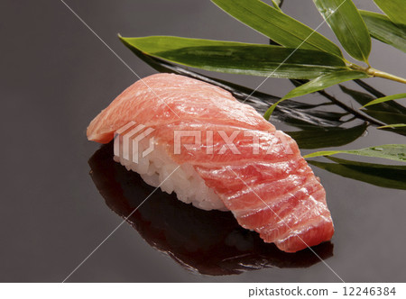 Toro nigiri，鮪魚壽司，握壽司，日本料理，優質食材，圖像素材 12246384