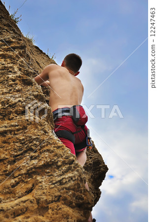 guy climbing 12247463