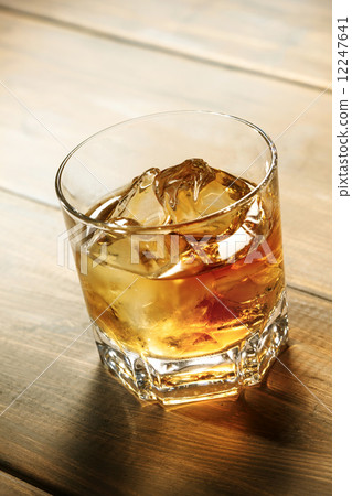 Whiskey on the rock 12247641