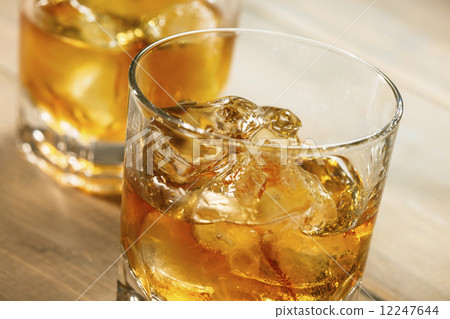 Whiskey on the rock 12247644