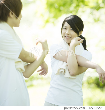 一對夫婦準備準備行動 一對夫婦準備準備行動 12250555