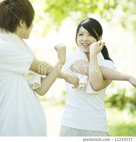 一對夫婦準備準備行動 一對夫婦準備準備行動 12250557