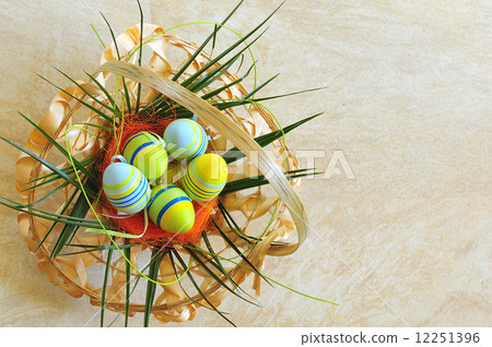 easter eggs 12251396