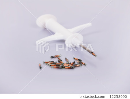 Syringe and animal id Syringe and animal id 12258990