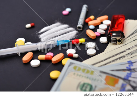 lines of heroin 12263144