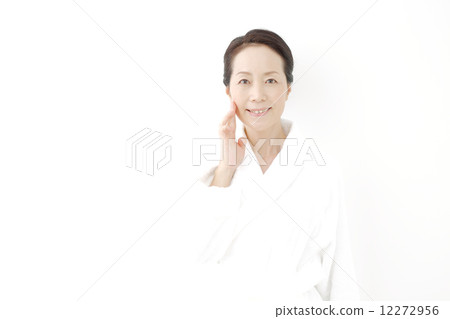 Skin care / middle-aged women Skin care / middle-aged women 12272956