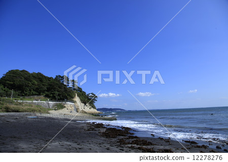 Sea and sky 12278276