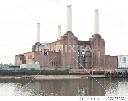 London Battersea powerstation 12278682