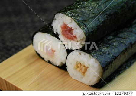 Seaweed roll Seaweed roll 12279377
