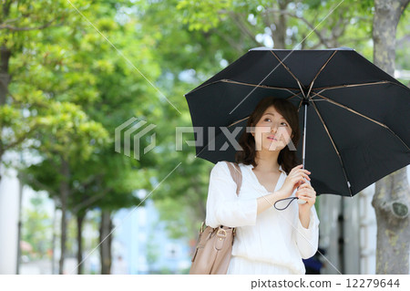 Parasol · Young lady 12279644