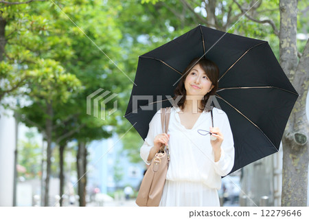 Parasol · Young lady 12279646