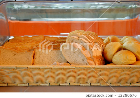 fresh bread 12280676