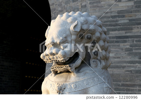 Guardian Lion Statue on the Tiananmen Square Guardian Lion Statue on the Tiananmen Square 12280996