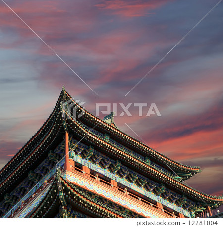 Zhengyangmen Gate (Qianmen). This famous gate is located at the south of Tiananmen Square in Beijing 12281004
