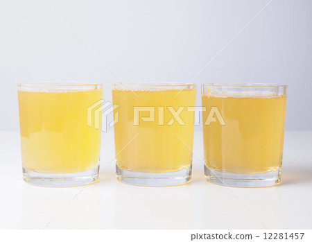 Pineapple juice 12281457