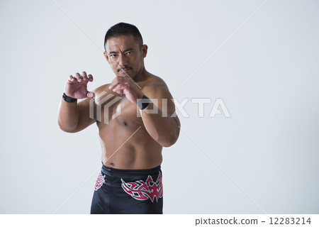 Sporty couple 12283214