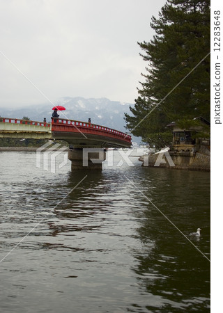 圓橋旋轉2 12283648