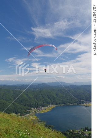 Lake Kisaki and paragliding 12284707