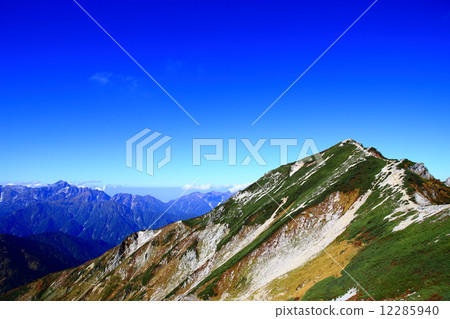 Karatsu-dake and Mt. 12285940