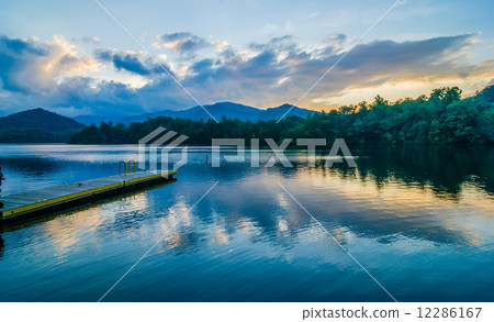 lake santeetlah in great smoky mountains north carolina lake santeetlah in great smoky mountains north carolina 12286167